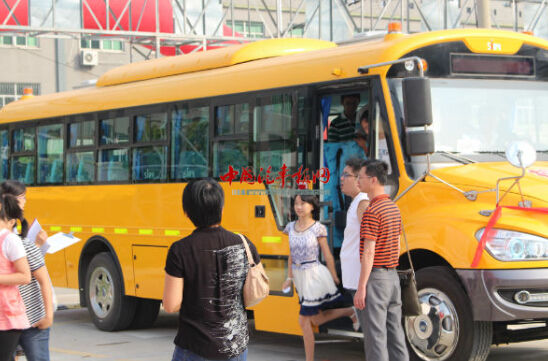 8輛宇通特制專用校車開啟福州市定制校車時代 校車價格