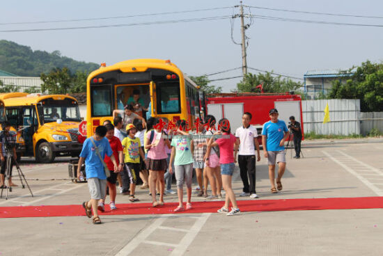 8輛宇通特制專用校車開啟福州市定制校車時代 校車