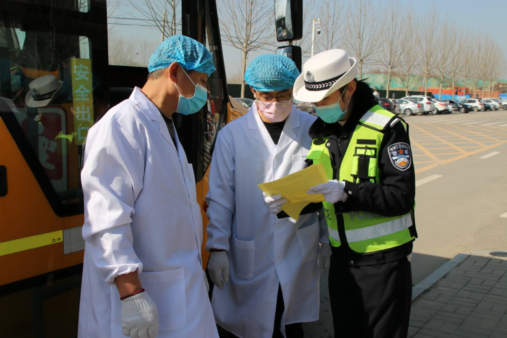 部門、校企聯動實景模擬,校車安全早準備! 部門、校企聯動實景模擬,校車安全早準備!