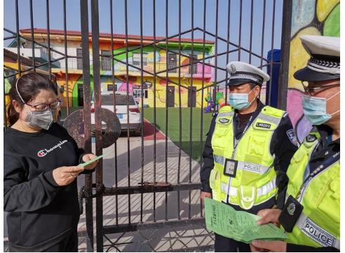 臨渭交警交斜中隊對轄區校車進行審驗督促 臨渭交警交斜中隊對轄區校車進行審驗督促