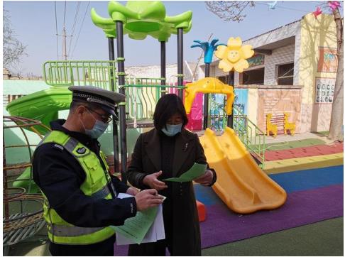 臨渭交警交斜中隊對轄區校車進行審驗督促 臨渭交警交斜中隊對轄區校車進行審驗督促